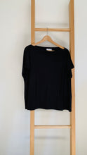 Load image into Gallery viewer, Bella Boatneck Basic Tee - Black