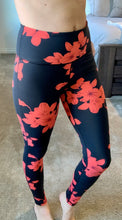 Load image into Gallery viewer, Valerie Vintage Hibiscus Leggings