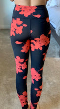 Load image into Gallery viewer, Valerie Vintage Hibiscus Leggings