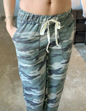 Load image into Gallery viewer, Heather Camo Army Joggers