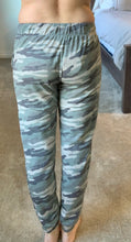 Load image into Gallery viewer, Heather Camo Army Joggers
