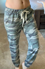 Load image into Gallery viewer, Heather Camo Army Joggers